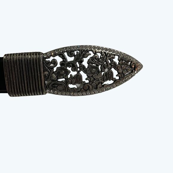 Runway Inspired · Size Small · Faux Leather Belt · Embroidered Floral Buckle - Picture 3 of 11